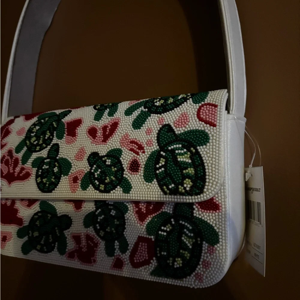 VIRAL Beaded Turtle Print Shoulder Bag - White, Green, Red